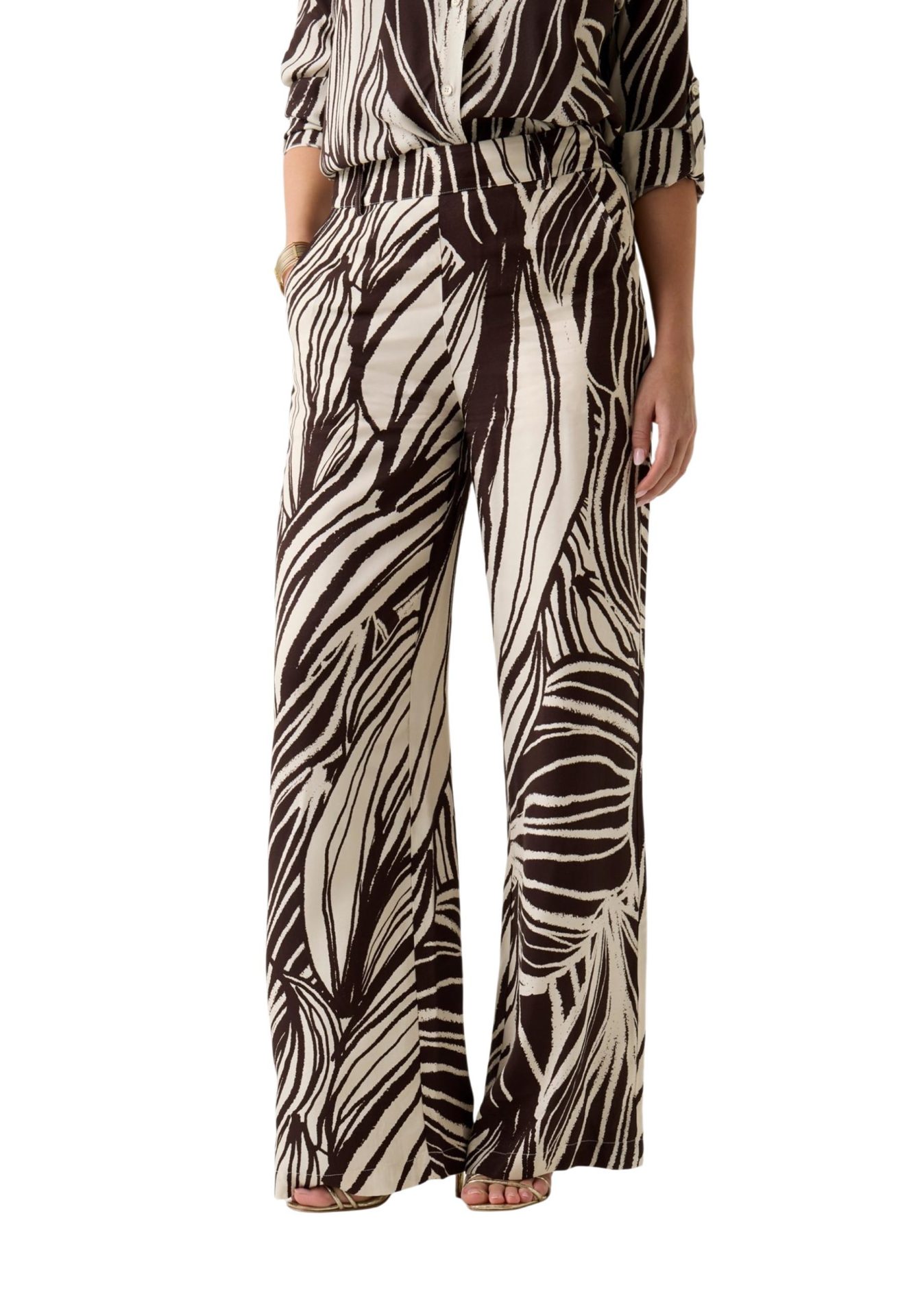 Wide-leg trousers and matching shirt in a bold brown and cream abstract leaf print